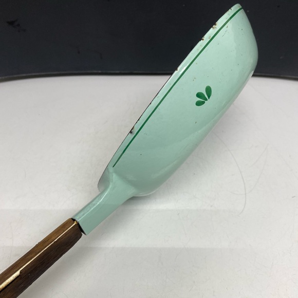 Dru Holland Seafoam Blue Enamel Cast Iron Pan - Picture 9 of 17